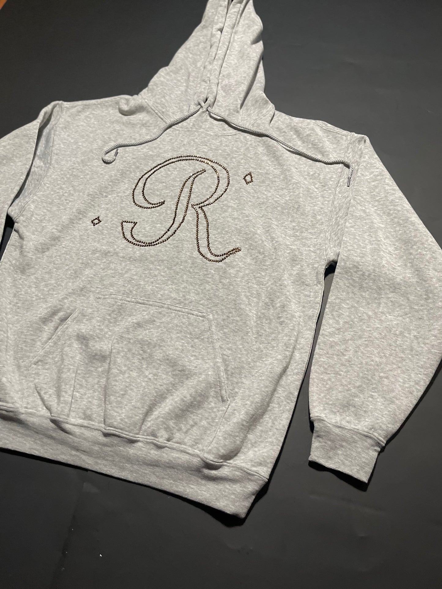 R letter rhinestone hoodie (M)